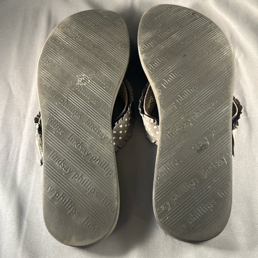 LINDSAY PHILLIPS THONG FLIP FLOP IN GRAY - Picture 5 of 6